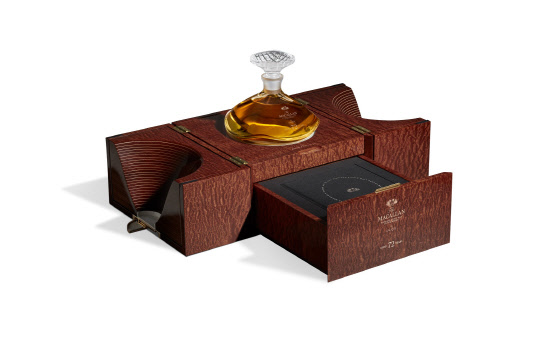 맥캘란이 증류소 증설을 기념해 72년 원액을 담은 맥캘란 한정판을 선보인다. <맥캘란 제공>